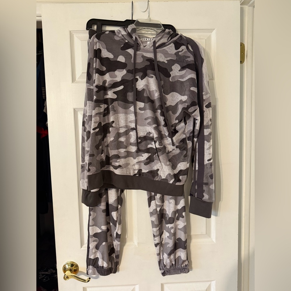DKNY Hoodie and Joggers- size large- new super soft material